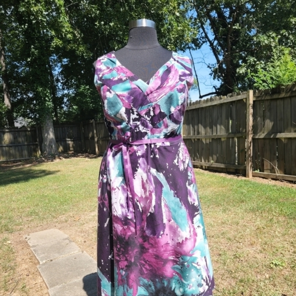 Sleeveless Purple & Teal Abstract V-Neck Dress